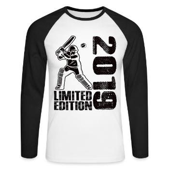 Limited Edition 2019 Limited Edition Cricket - Unisex Baseballshirt langarm - Weiß/Schwarz - Vorne - Nik (191cm)