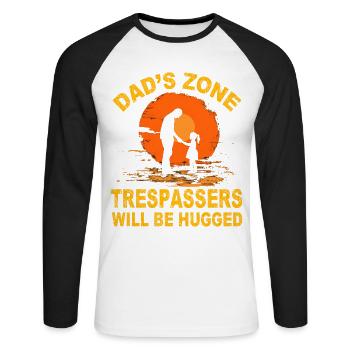 Eindringlinge in die Dad's Zone werden umarmt - Unisex Baseballshirt langarm - Weiß/Schwarz - Vorne - Nik (191cm)