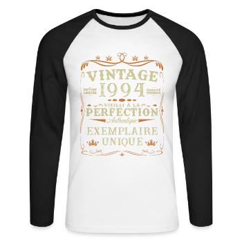 30 Ans 1994 Vintage Rétro Cadeau D'anniversaire - T-shirt baseball manches longues Homme - blanc/noir - Devant - Nik (191cm)