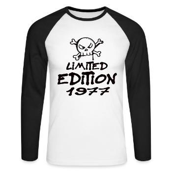 Limited Edition 1977 Geburtstag 1977 Geboren - Unisex Baseballshirt langarm - Weiß/Schwarz - Vorne - Nik (191cm)