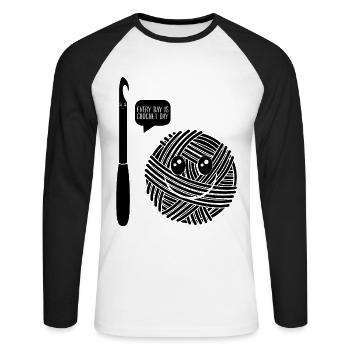 Every day is Crochet day - Crocheter Crocheting - Unisex Baseballshirt langarm - Weiß/Schwarz - Vorne - Nik (191cm)