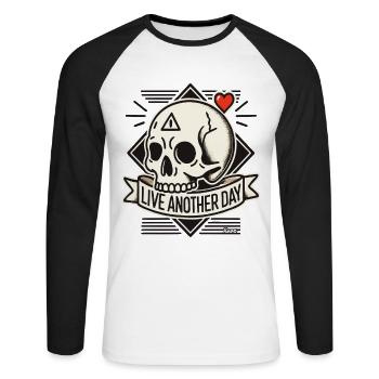 Totenkopf mit Herz: Lebe einen weiteren Tag - Unisex Baseballshirt langarm - Weiß/Schwarz - Vorne - Nik (191cm)