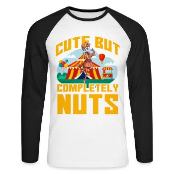 Süß, aber völlig verrückt - Unisex Baseballshirt langarm - Weiß/Schwarz - Vorne - Nik (191cm)