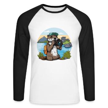 Verspielte Linse: Cartoon Otter mit Kamera - Unisex Baseballshirt langarm - Weiß/Schwarz - Vorne - Nik (191cm)