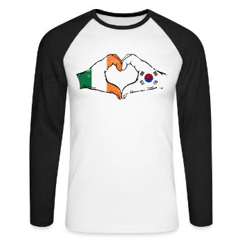 Irlande Corée du Sud Drapeau Mains Coeur Forme Utilisé - T-shirt baseball manches longues Homme - blanc/noir - Devant - Nik (191cm)