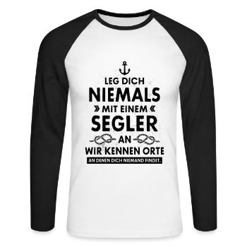 LEG DICH NIEMALS MIT EINEM SEGLER AN SEGEL KAPITÄN - Unisex Baseballshirt langarm - Weiß/Schwarz - Vorne - Nik (191cm)