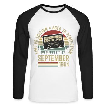 Born in September 1984 Vintage 1984 - Unisex Long Sleeve Baseball T-Shirt - white/black - Front - Nik (191cm)
