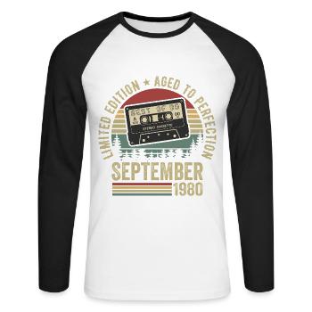 Né en septembre 1980 Millésime 1980 - T-shirt baseball manches longues Homme - blanc/noir - Devant - Nik (191cm)