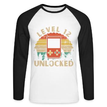 Level 12 freigeschaltet - Unisex Baseballshirt langarm - Weiß/Schwarz - Vorne - Nik (191cm)