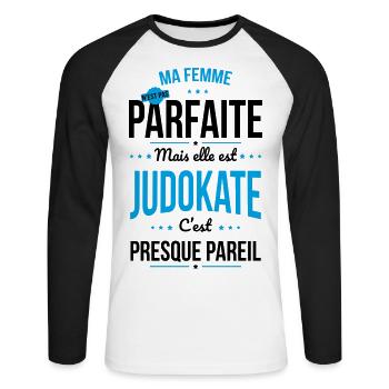 Ma femme pas parfaite mais elle est judokate - T-shirt baseball manches longues Homme - blanc/noir - Devant - Nik (191cm)
