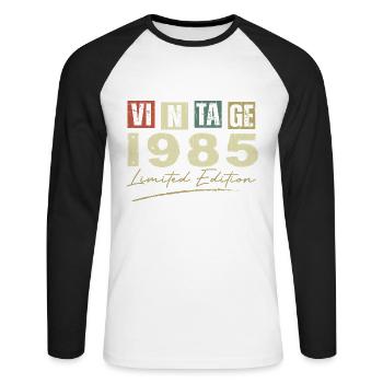 Jahrgang 1985 Original 1985 Jubiläumsgeschenk - Unisex Baseballshirt langarm - Weiß/Schwarz - Vorne - Nik (191cm)