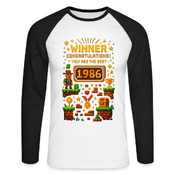 1986 Level Up Shirt pour les joueurs rétro et les anniversaires - T-shirt baseball manches longues Homme - blanc/noir - Devant - Nik (191cm)