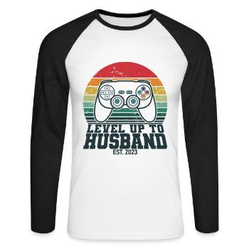Level Up To Husband Est. 2023 Funny Married Men - Unisex Long Sleeve Baseball T-Shirt - white/black - Front - Nik (191cm)