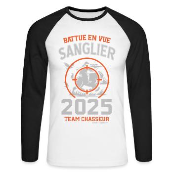 Driven Boar 2025 Hunter-Ausrüstung - Unisex Baseballshirt langarm - Weiß/Schwarz - Vorne - Nik (191cm)