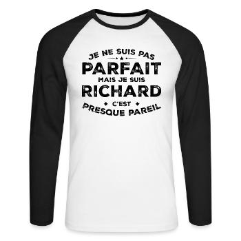 Richard Un Prénom, Une Attitude L’Humour Richard - T-shirt baseball manches longues Homme - blanc/noir - Devant - Nik (191cm)
