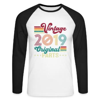 Vintage 2019 Original, Geburtstagsgeschenk - Unisex Baseballshirt langarm - Weiß/Schwarz - Vorne - Nik (191cm)