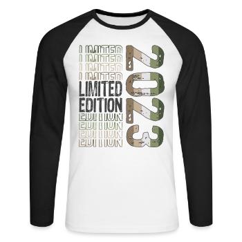 Limited Edition Since 2023 Birthday Vintage 2023 - Unisex Long Sleeve Baseball T-Shirt - white/black - Front - Nik (191cm)