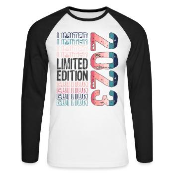 Limited Edition since 2023 Birthday Vintage 2023 - Unisex Long Sleeve Baseball T-Shirt - white/black - Front - Nik (191cm)