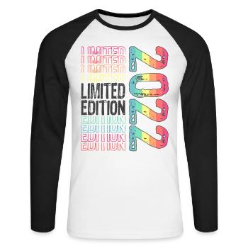 Edition limitée depuis 2022 Anniversaire Millésime 2022 - T-shirt baseball manches longues Homme - blanc/noir - Devant - Nik (191cm)