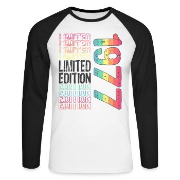 Limited Edition Since 1977 Birthday Vintage 1977 - Unisex Long Sleeve Baseball T-Shirt - white/black - Front - Nik (191cm)