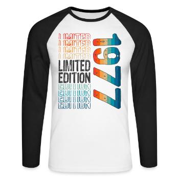 Limited Edition Since 1977 Birthday Vintage 1977 - Unisex Long Sleeve Baseball T-Shirt - white/black - Front - Nik (191cm)