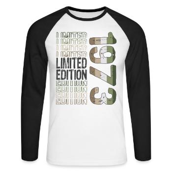 Edition limitée depuis 1973 Anniversaire Millésime 1973 - T-shirt baseball manches longues Homme - blanc/noir - Devant - Nik (191cm)