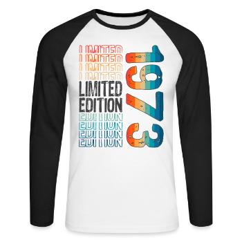 Edition limitée depuis 1973 Anniversaire Millésime 1973 - T-shirt baseball manches longues Homme - blanc/noir - Devant - Nik (191cm)