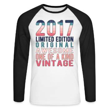 Edition limitée depuis 2017 Anniversaire Millésime 2017 - T-shirt baseball manches longues Homme - blanc/noir - Devant - Nik (191cm)