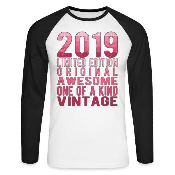 Edition limitée depuis 2019 Anniversaire Millésime 2019 - T-shirt baseball manches longues Homme - blanc/noir - Devant - Nik (191cm)