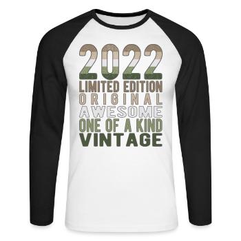 Edition limitée depuis 2022 Anniversaire Millésime 2022 - T-shirt baseball manches longues Homme - blanc/noir - Devant - Nik (191cm)