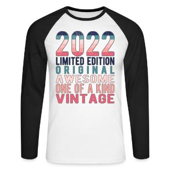Edition limitée depuis 2022 Anniversaire Millésime 2022 - T-shirt baseball manches longues Homme - blanc/noir - Devant - Nik (191cm)