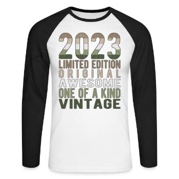 Limited Edition since 2023 Birthday Vintage 2023 - Unisex Long Sleeve Baseball T-Shirt - white/black - Front - Nik (191cm)
