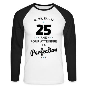 Anniversaire 25 ans - Atteindre la perfection - T-shirt baseball manches longues Homme - blanc/noir - Devant - Nik (191cm)