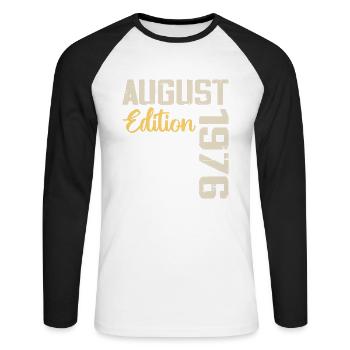 Jubiläum August 1976 - Limitierte Auflage August 1976 - Unisex Baseballshirt langarm - Weiß/Schwarz - Vorne - Nik (191cm)