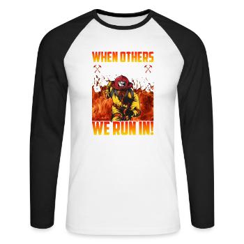 Le feu, le pompier design proverbes - T-shirt baseball manches longues Homme - blanc/noir - Devant - Nik (191cm)