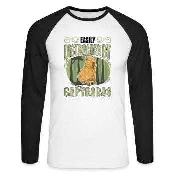 Easily distracted by Capybaras - Unisex Baseballshirt langarm - Weiß/Schwarz - Vorne - Nik (191cm)