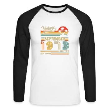 Cadeau Anniversaire Rétro Vintage 1973 Septembre - T-shirt baseball manches longues Homme - blanc/noir - Devant - Nik (191cm)