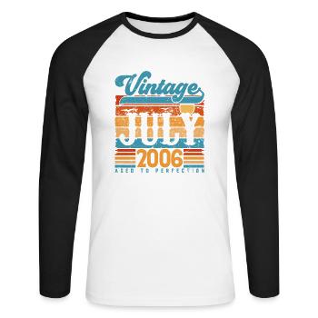 Juli 2006, Juli 2006 Geburtstagsgeschenk. - Unisex Baseballshirt langarm - Weiß/Schwarz - Vorne - Nik (191cm)
