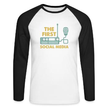 Das Erste Soziale Medium Funkgerät Mikrofon Retro - Unisex Baseballshirt langarm - Weiß/Schwarz - Vorne - Nik (191cm)