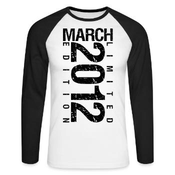 Anniversaire Mars 2012 Mars né en Mars - T-shirt baseball manches longues Homme - blanc/noir - Devant - Nik (191cm)