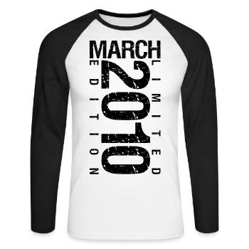 Anniversaire Mars 2010 Mars né en Mars - T-shirt baseball manches longues Homme - blanc/noir - Devant - Nik (191cm)