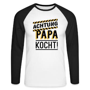 Papa kocht (Achtung) - Unisex Baseballshirt langarm - Weiß/Schwarz - Vorne - Nik (191cm)