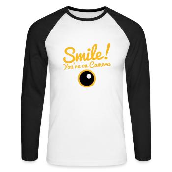 smile! you're on camera with a camera lens - Unisex Long Sleeve Baseball T-Shirt - white/black - Front - Nik (191cm)
