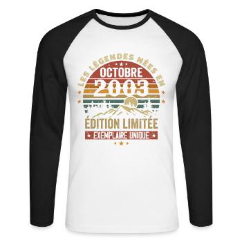 Jahrgang Oktober 2003 | Genial seit Oktober 2003 - Unisex Baseballshirt langarm - Weiß/Schwarz - Vorne - Nik (191cm)