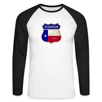 Design du drapeau Richardson Texas Crest - T-shirt baseball manches longues Homme - blanc/noir - Devant - Nik (191cm)