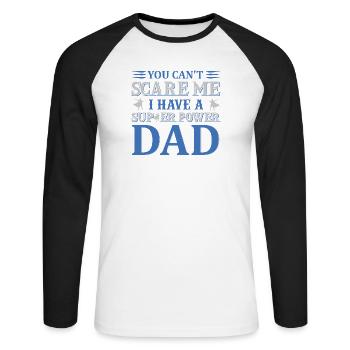 Can´t scare have super dad - Unisex Baseballshirt langarm - Weiß/Schwarz - Vorne - Nik (191cm)