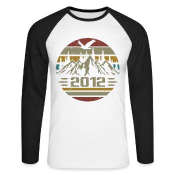 Geboren im Jahr 2012 Original Retro 2012 Geburtstagsgeschenk - Unisex Baseballshirt langarm - Weiß/Schwarz - Vorne - Nik (191cm)