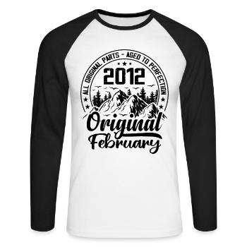 2012 Februar Original: Geschenk zum 12-jährigen Jubiläum - Unisex Baseballshirt langarm - Weiß/Schwarz - Vorne - Nik (191cm)