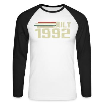 Anniversaire juillet 1992 Année 1992 juillet Né en 1992 - T-shirt baseball manches longues Homme - blanc/noir - Devant - Nik (191cm)
