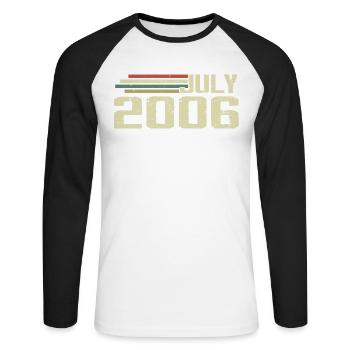 Geburtstag Juli 2006 Jahr 2006 Juli Jahrgang 2006 - Unisex Baseballshirt langarm - Weiß/Schwarz - Vorne - Nik (191cm)